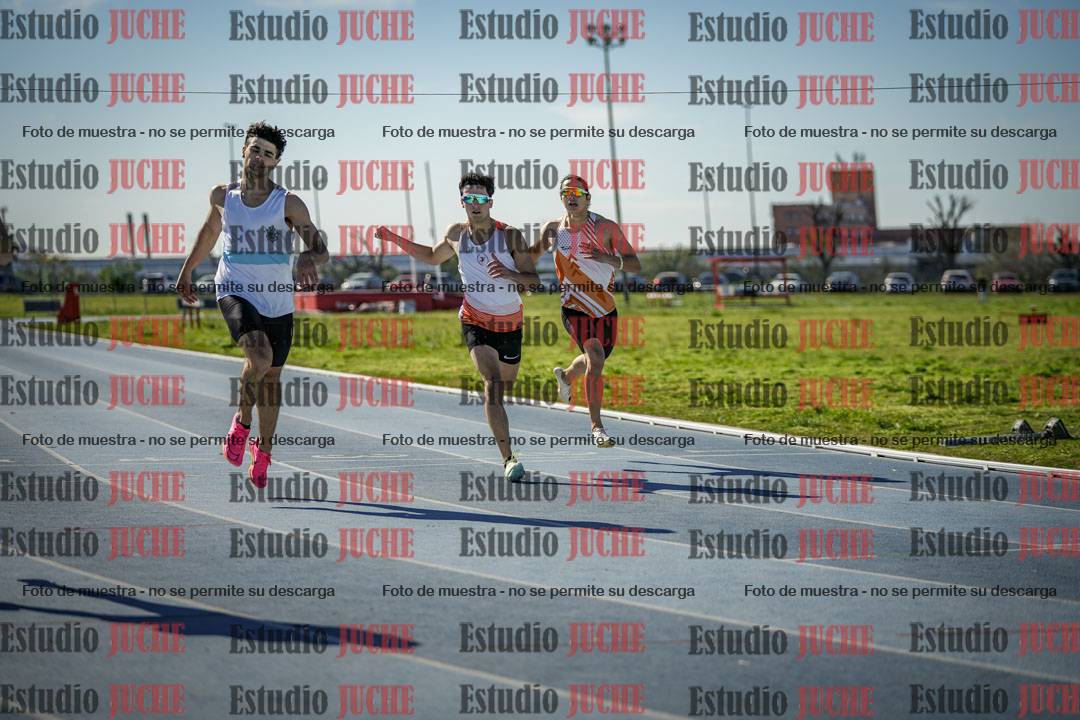 Fotos de los 400 m llanos de varones