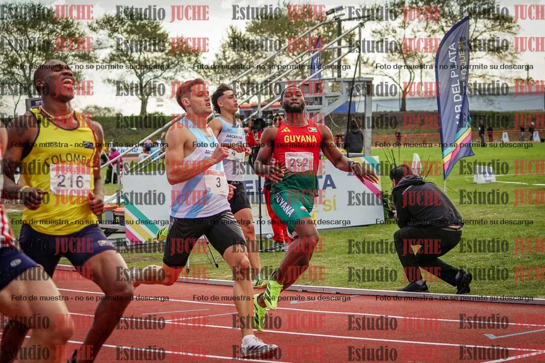 Fotos de los 200 m llanos de varones - FINAL