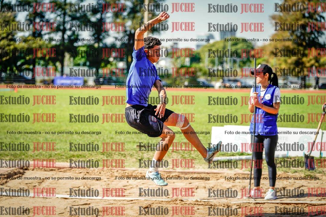 Fotos del salto en largo de varones