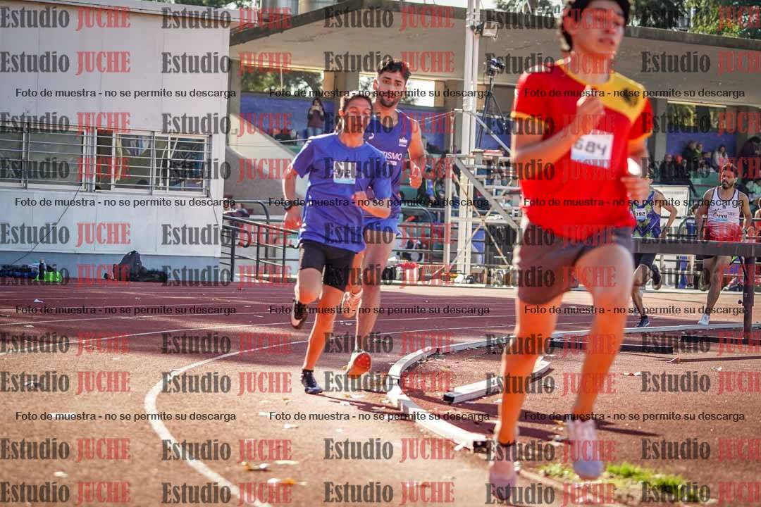 Fotos de los 800 m llanos de varones