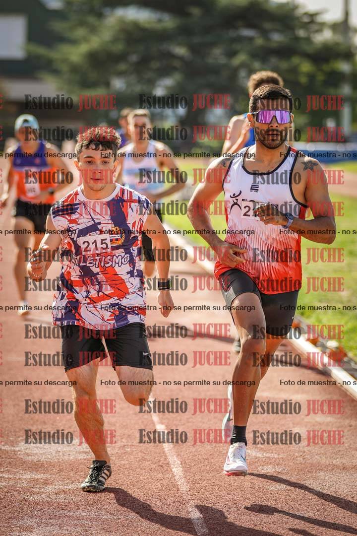 Fotos de los 800 m llanos de varones