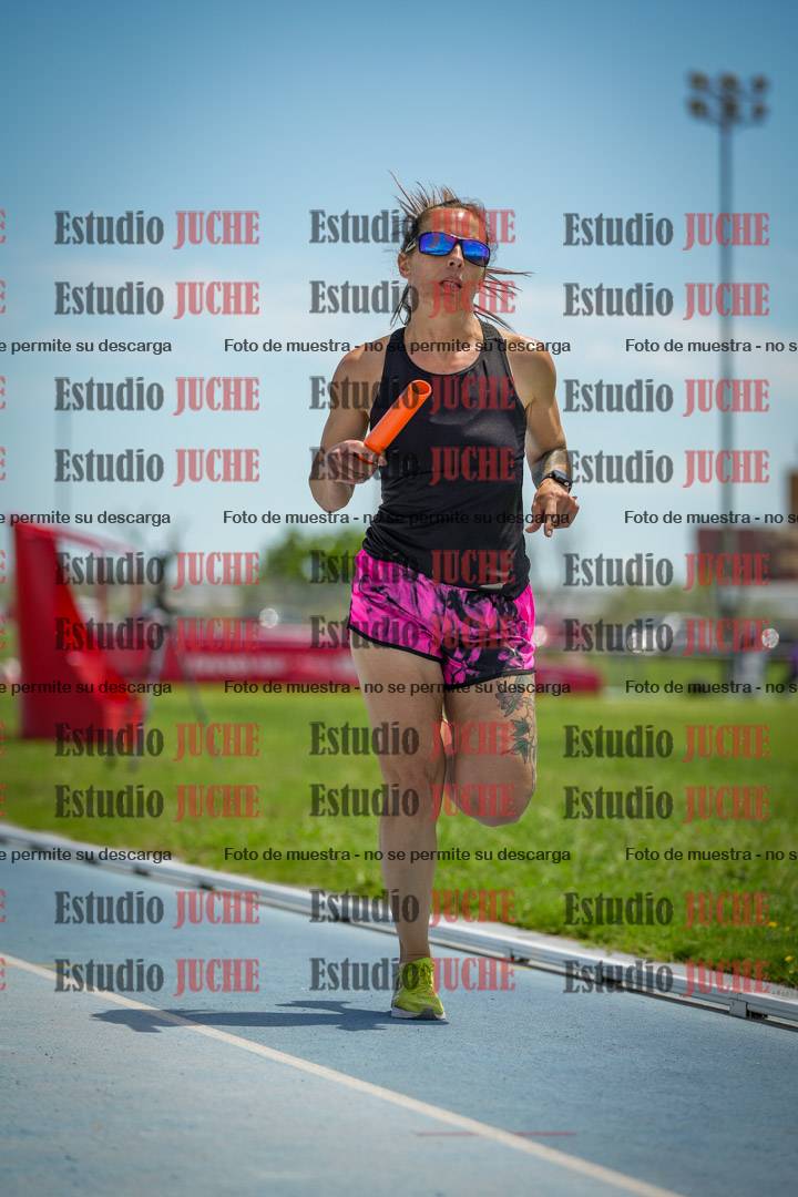 Fotos durante el transcurso de los relevos 20' para running teams - serie 1
