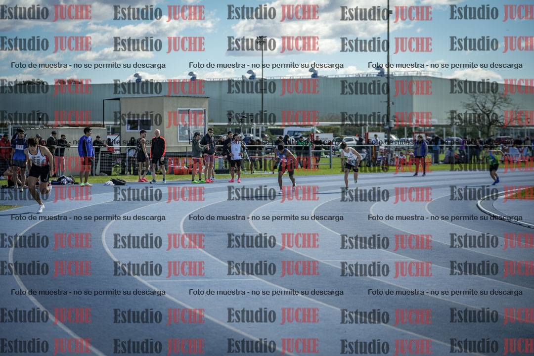 Fotos de los 800 m llanos de varones