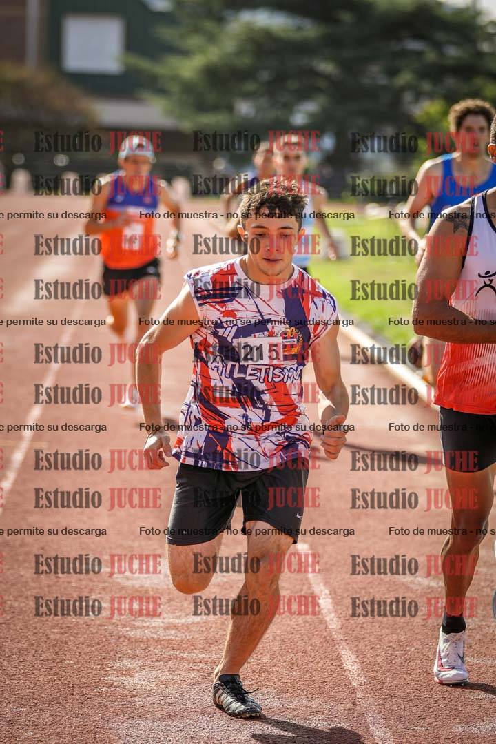 Fotos de los 800 m llanos de varones