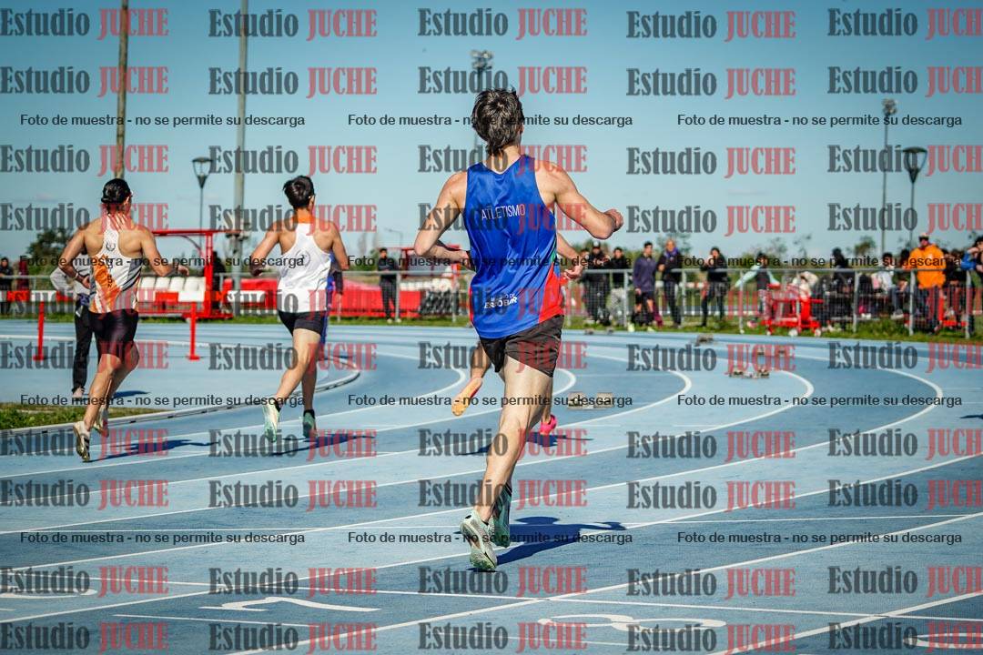 Fotos de los 400 m llanos de varones