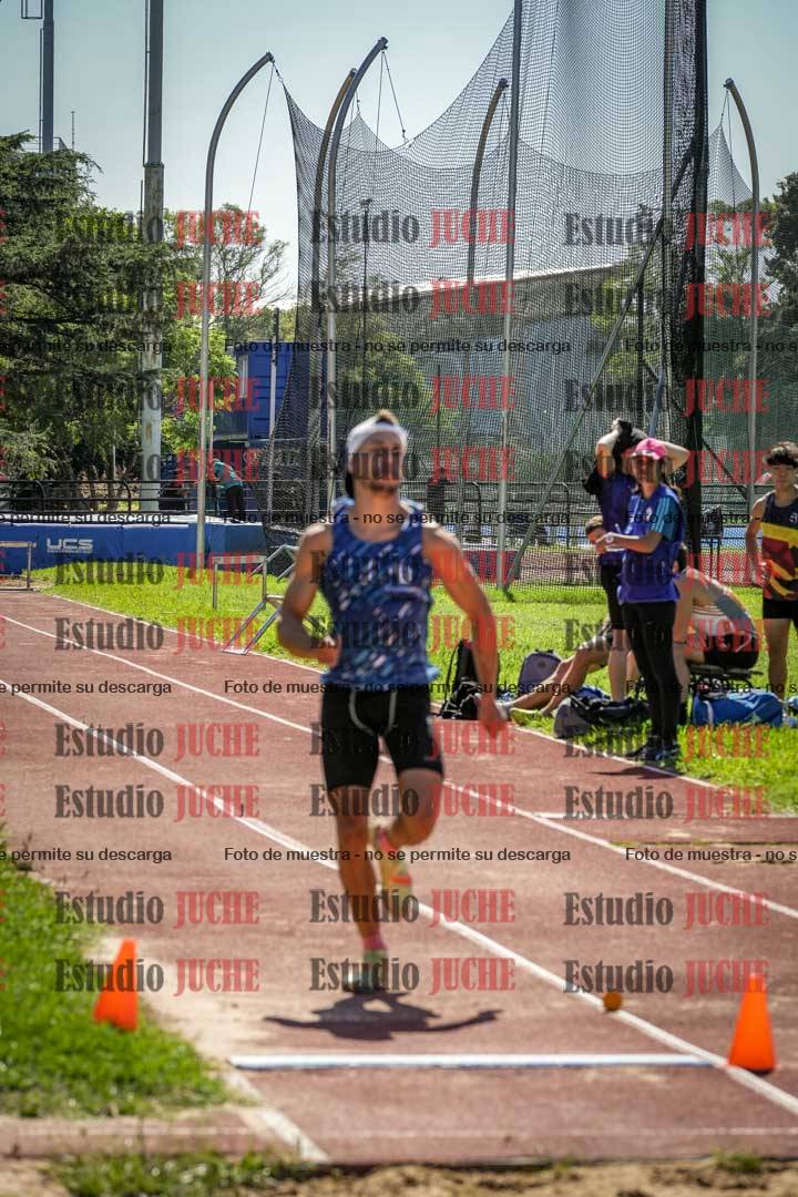 Fotos del salto en largo de varones