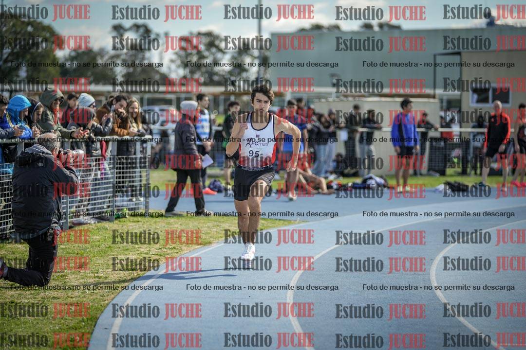 Fotos de los 800 m llanos de varones
