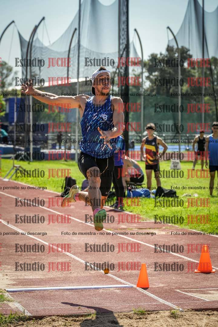 Fotos del salto en largo de varones