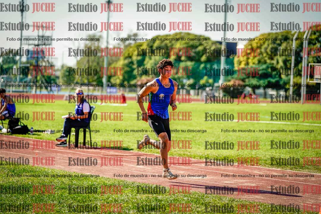 Fotos del salto en largo de varones