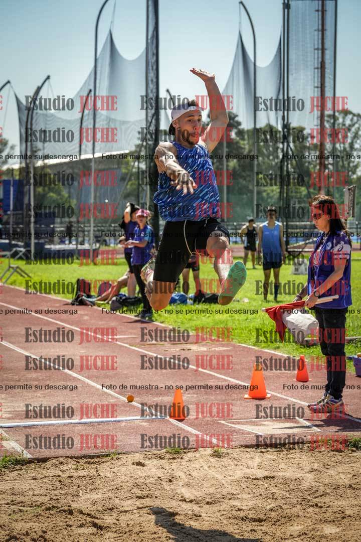 Fotos del salto en largo de varones