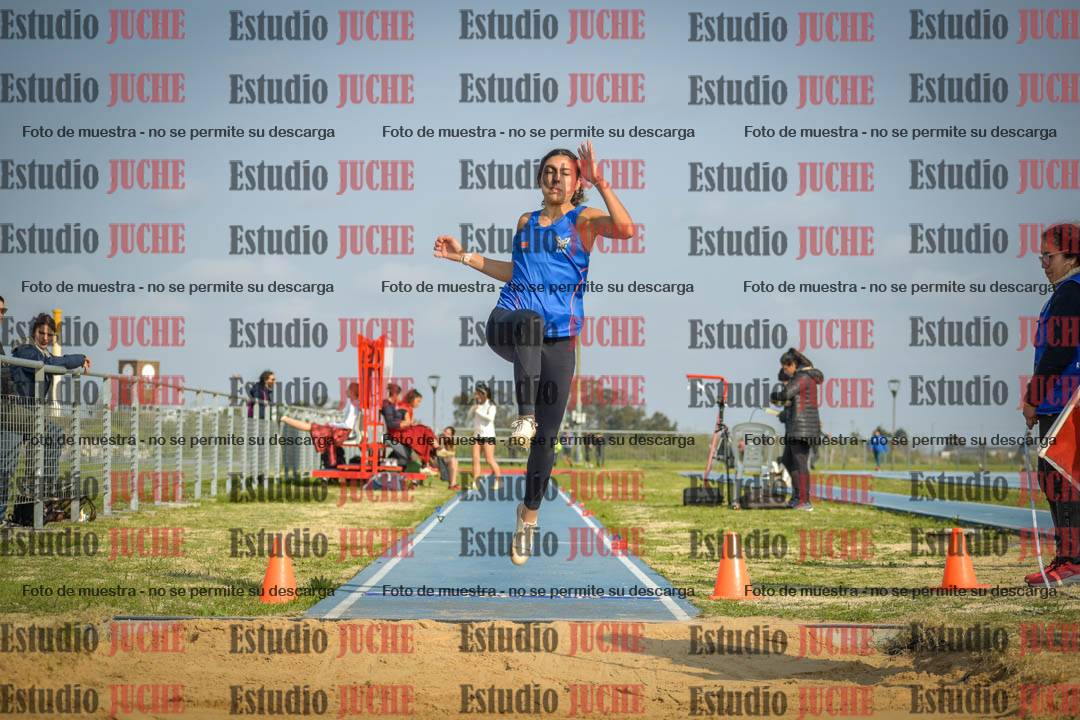 Fotos del salto en largo de mujeres - mayores