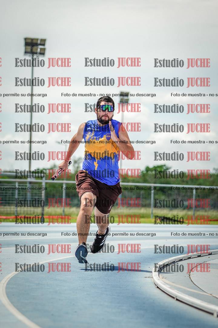 Fotos durante el transcurso de los relevos 20' para running teams - serie 1