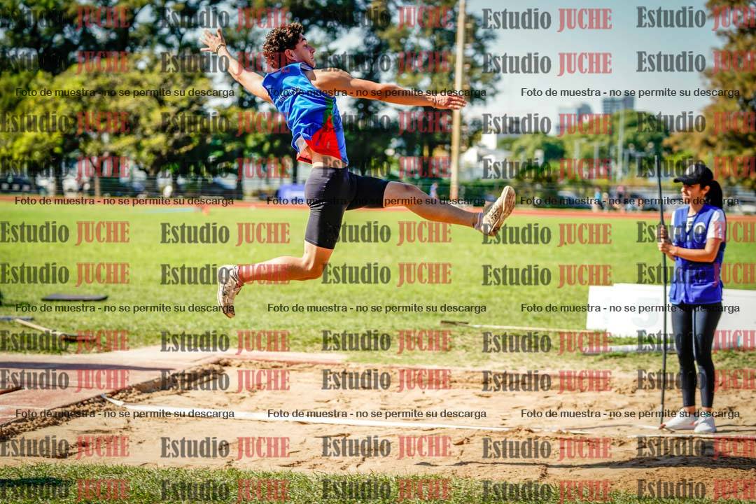 Fotos del salto en largo de varones