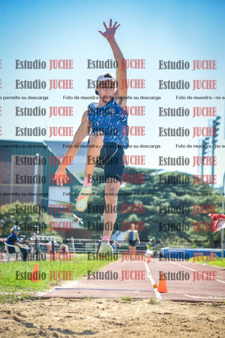 Fotos del salto en largo de varones