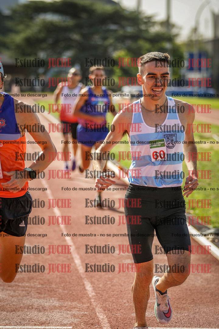 Fotos de los 800 m llanos de varones