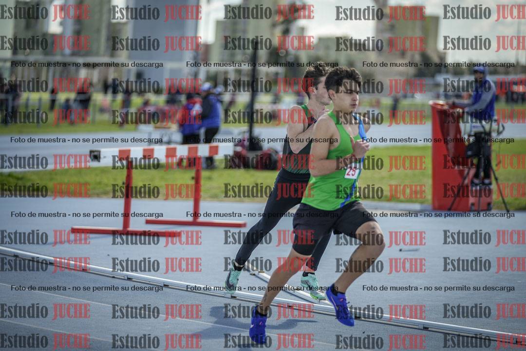 Fotos de los 800 m llanos de varones