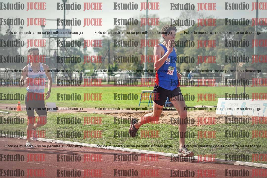 Fotos de los 800 m llanos de varones