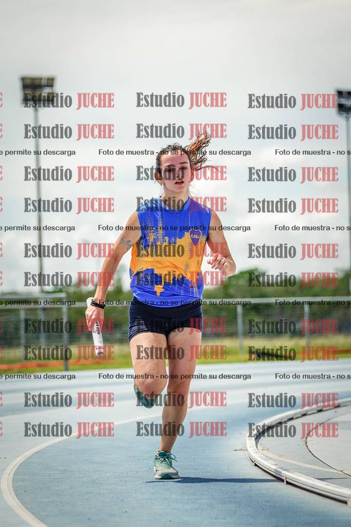 Fotos durante el transcurso de los relevos 20' para running teams - serie 1