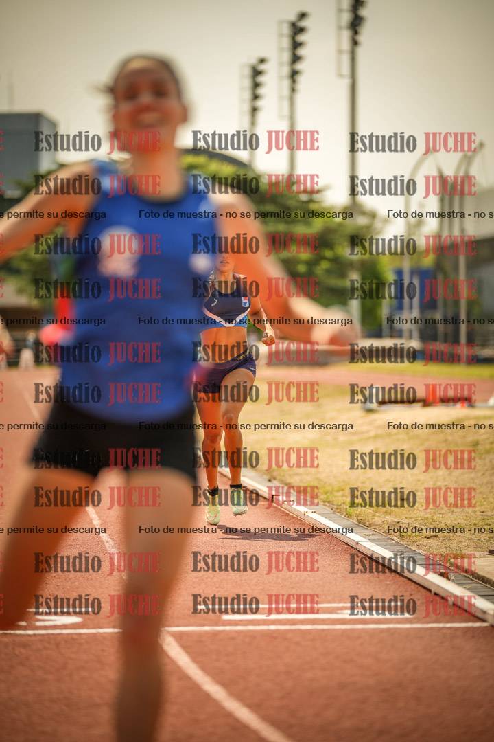 Fotos de los 800 m llanos de mujeres - combinadas 7
