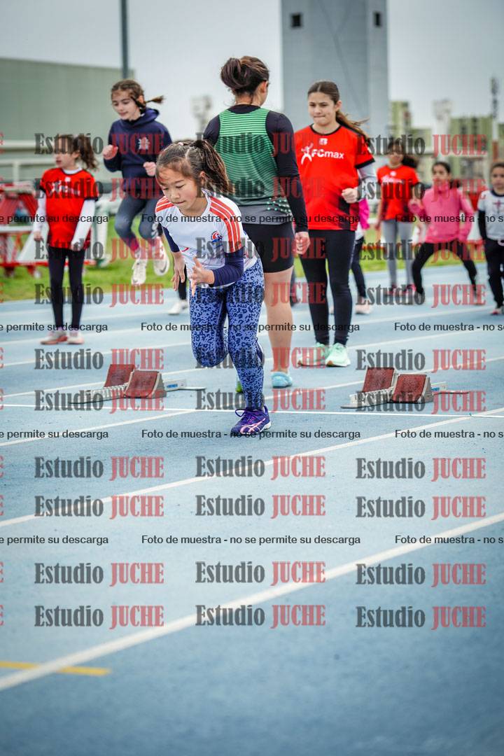 Fotos de los 50 m llanos de mujeres - U12