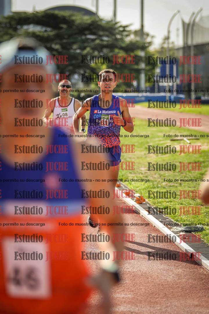 Fotos de los 800 m llanos de varones