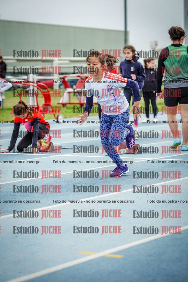 Fotos de los 50 m llanos de mujeres - U12