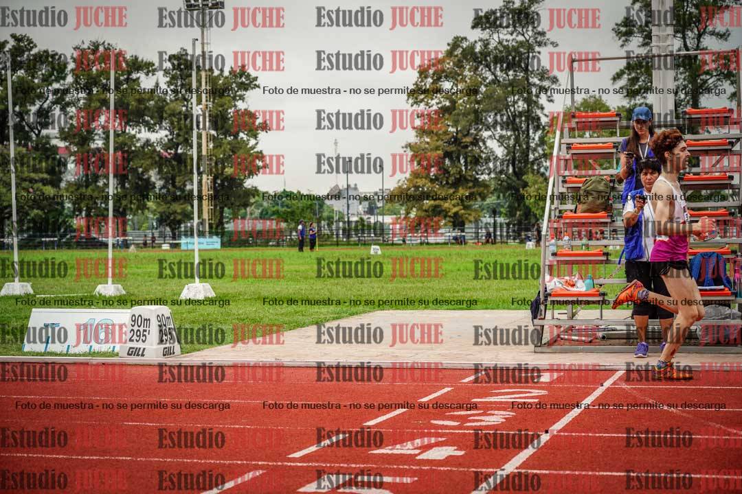 Fotos de los 800 m llanos de varones