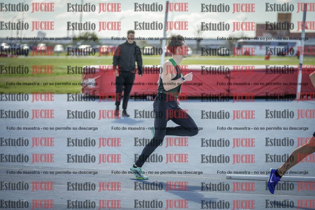 Fotos de los 800 m llanos de varones