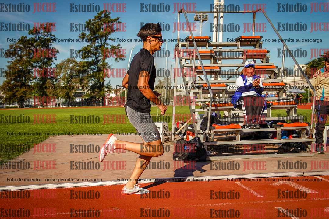 Fotos de los 800 m llanos de varones