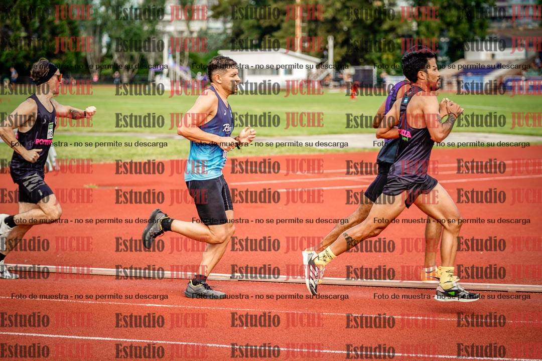 Fotos de los 3000 m llanos de varones