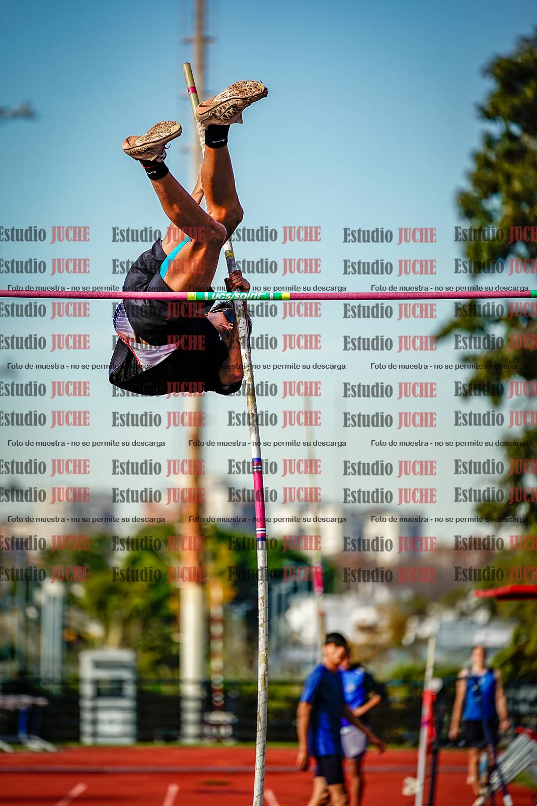 Fotos del salto con garrocha de varones - decatlón 8