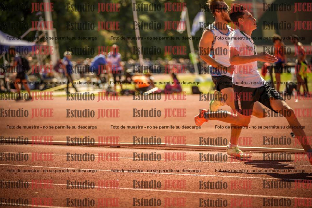 Fotos de los 400 m llanos de varones