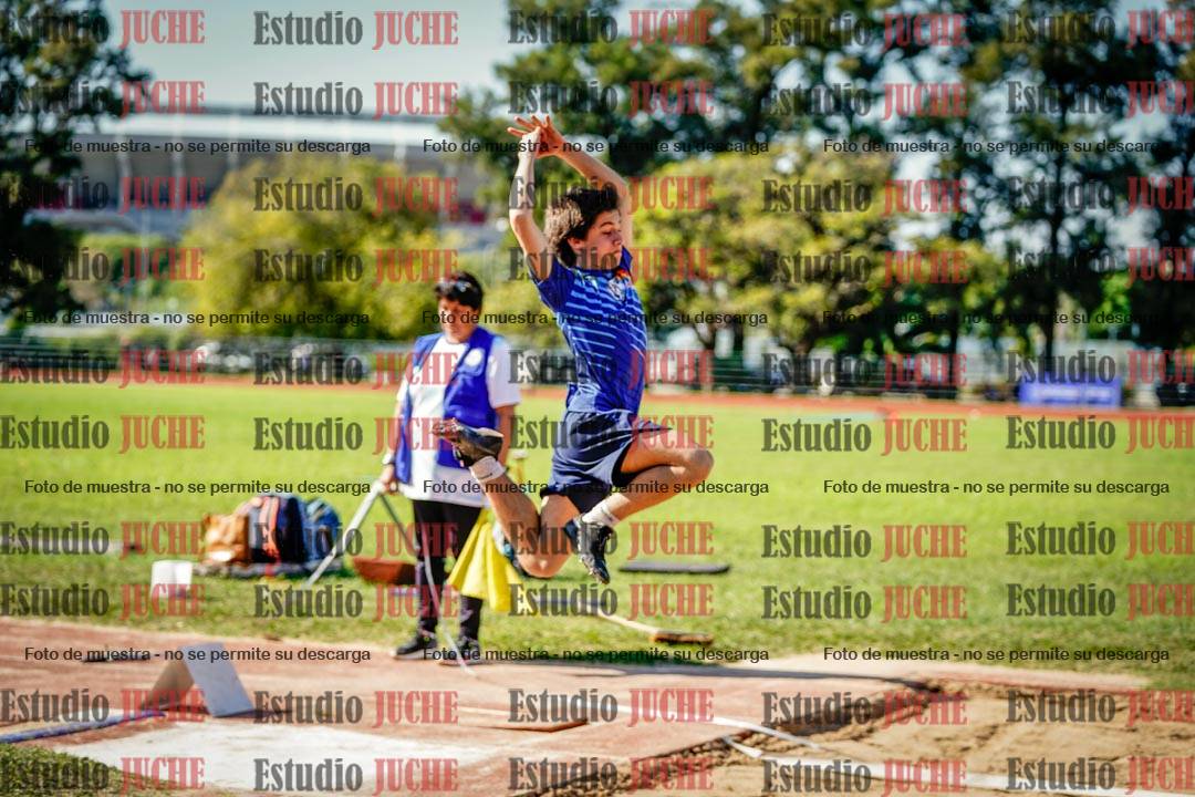 Fotos del salto en largo de varones