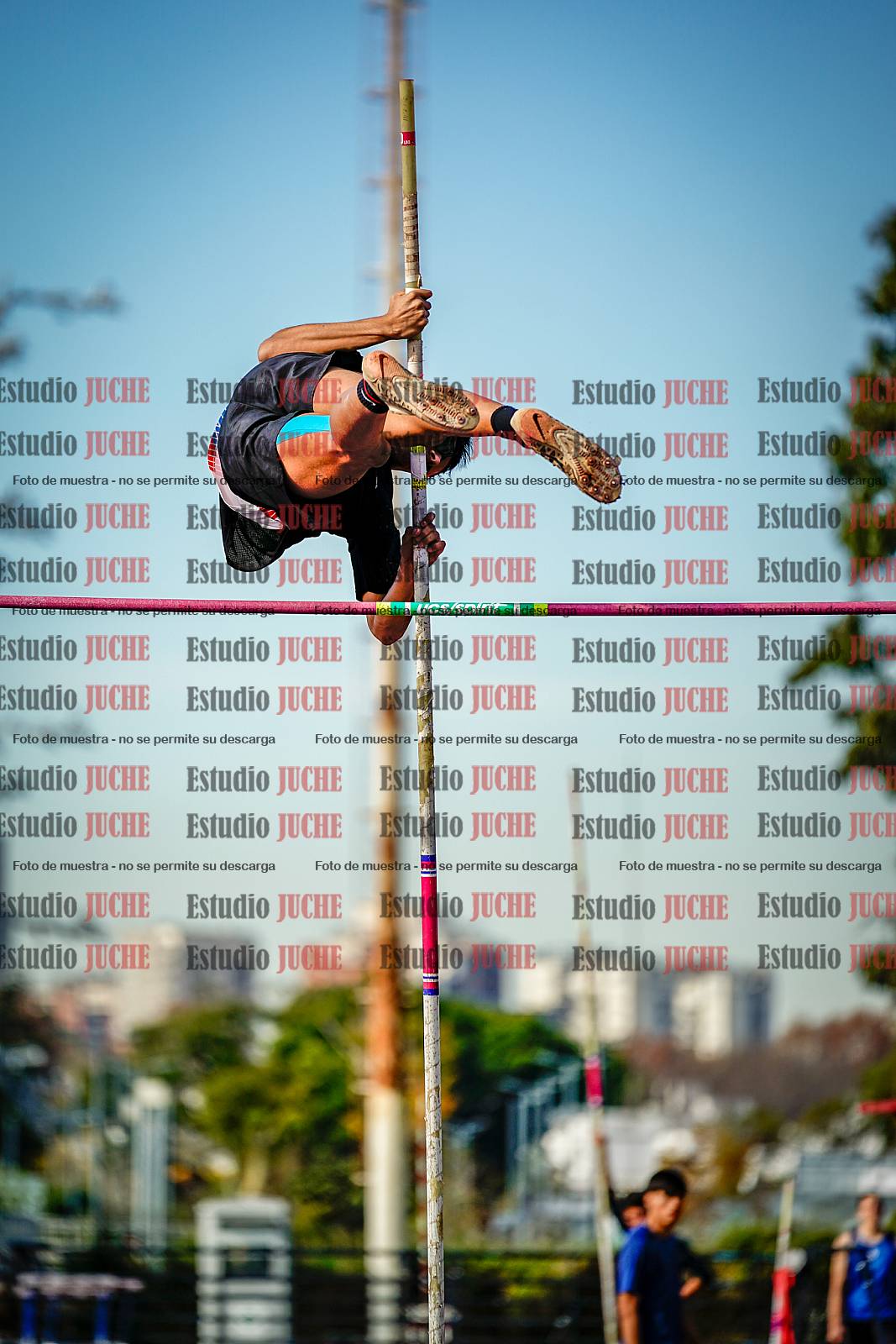 Fotos del salto con garrocha de varones - decatlón 8