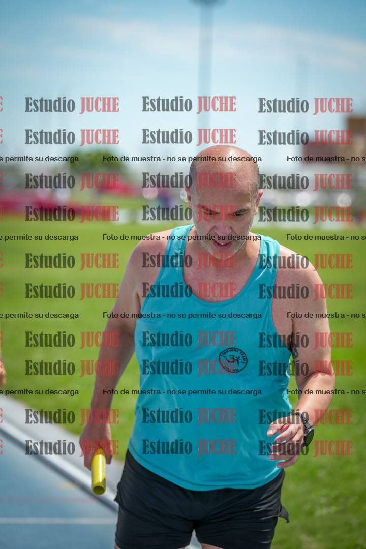Fotos durante el transcurso de los relevos 20' para running teams - serie 1