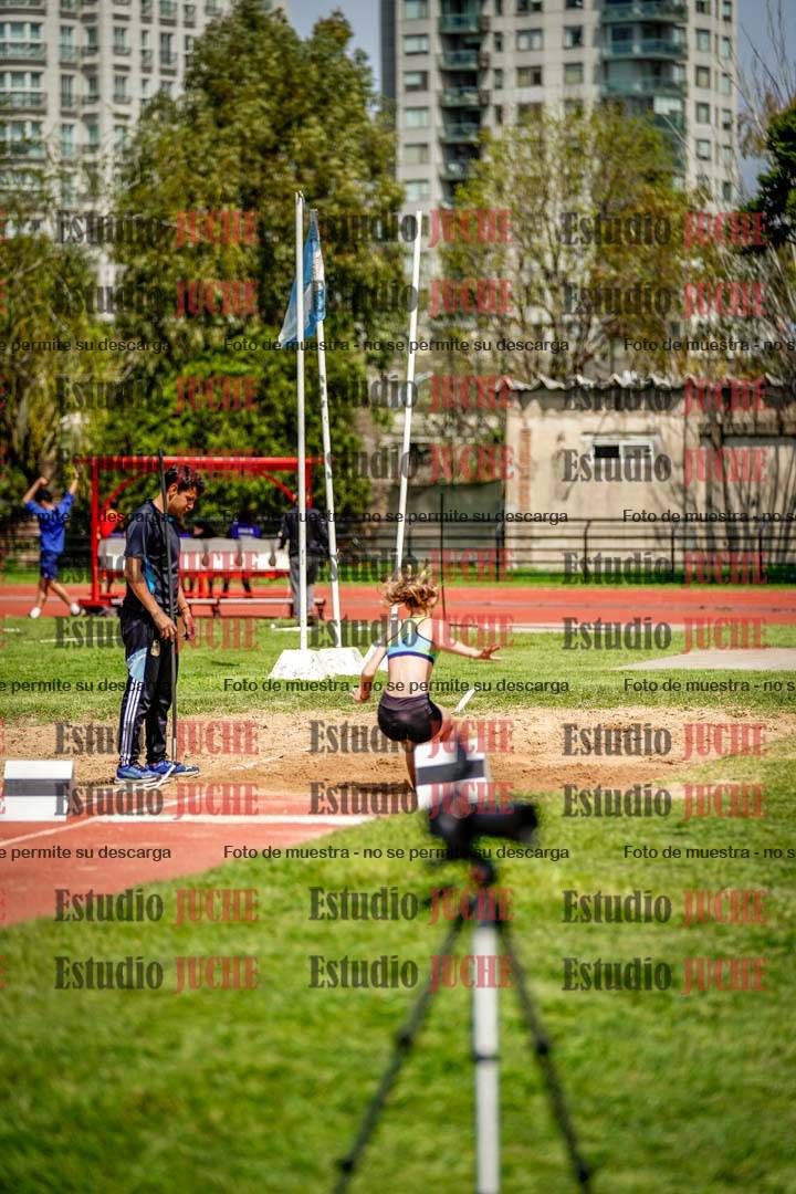 Fotos del salto en largo de mujeres