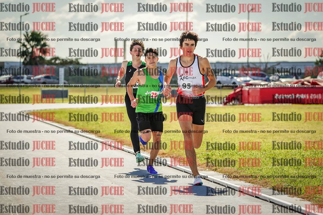Fotos de los 800 m llanos de varones