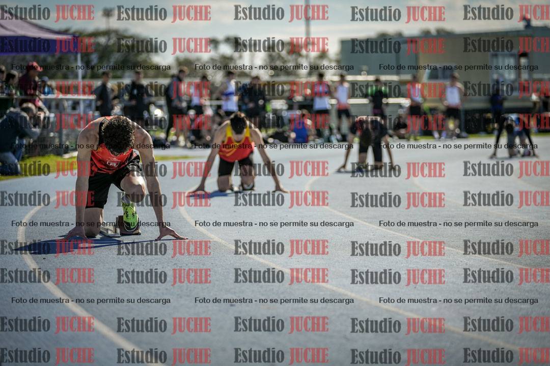 Fotos de los 400 m llanos de varones