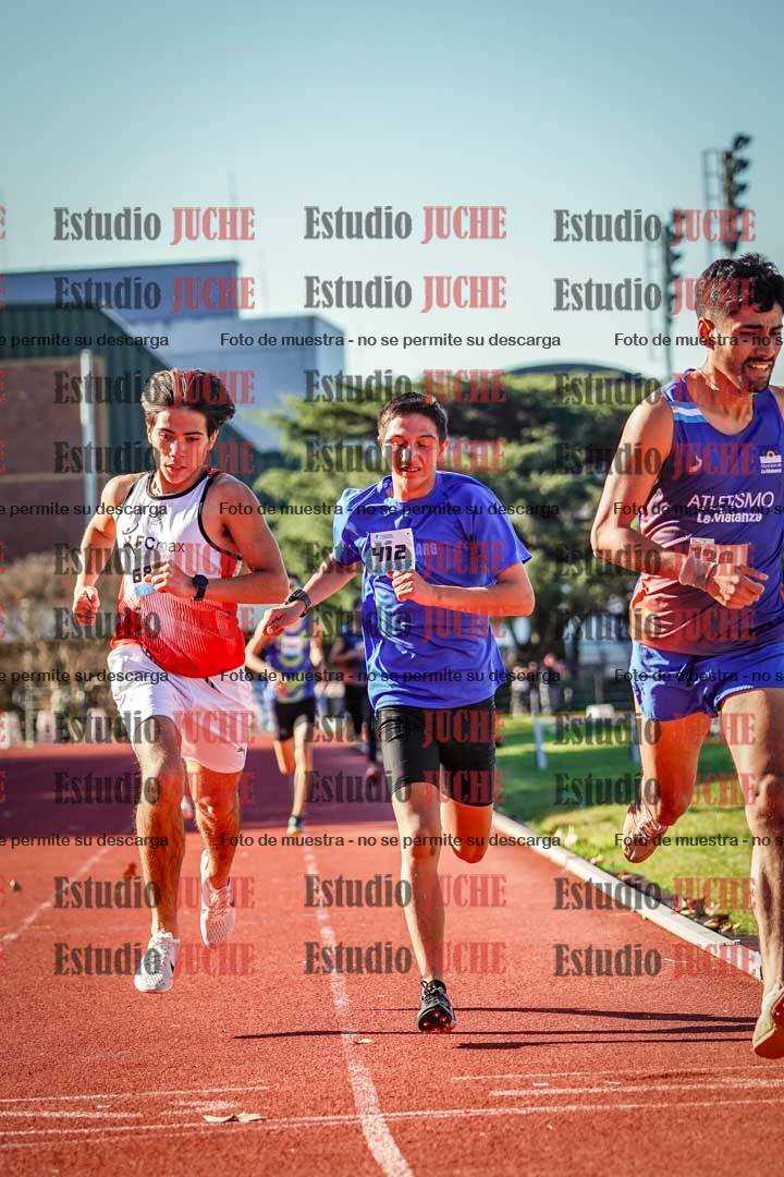 Fotos de los 800 m llanos de varones