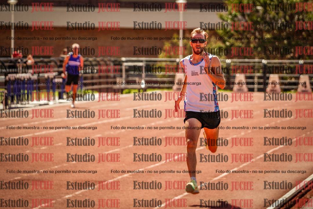Fotos de los 400 m llanos de varones