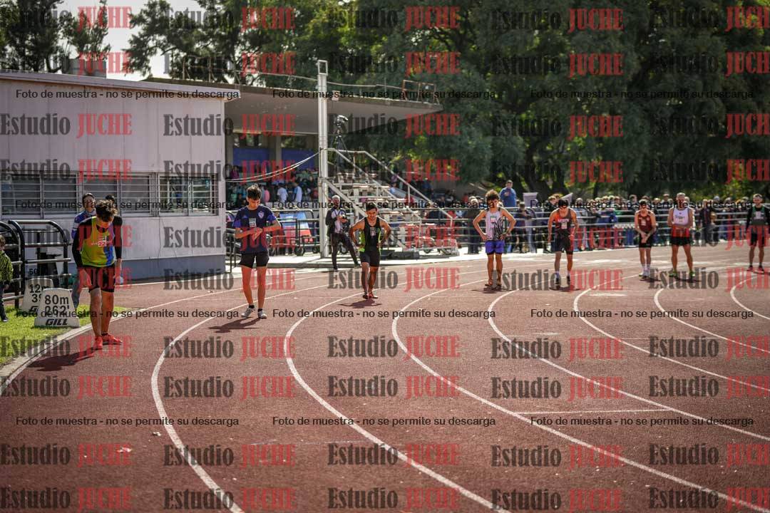 Fotos de los 800 m llanos de varones