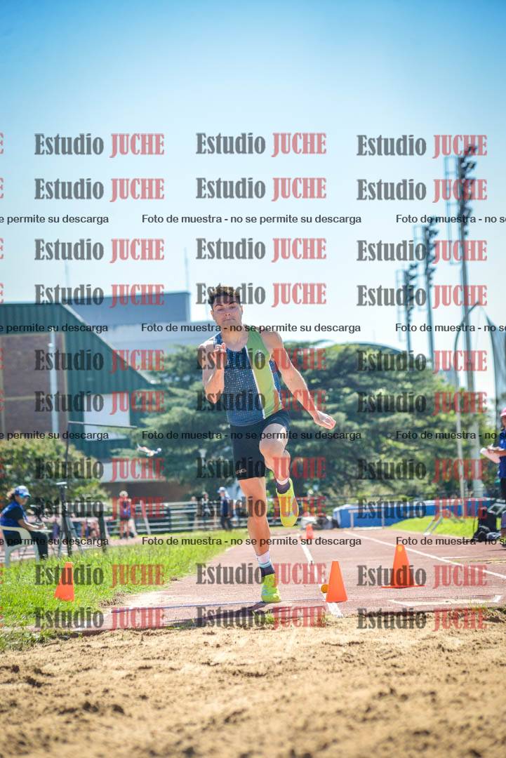 Fotos del salto en largo de varones