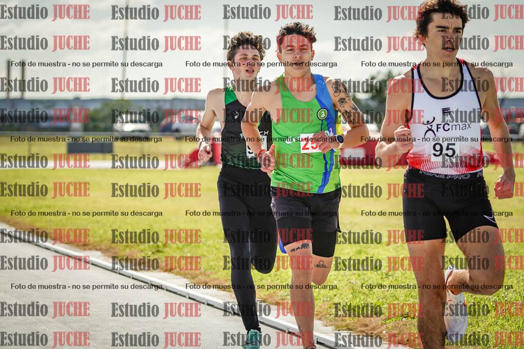 Fotos de los 800 m llanos de varones