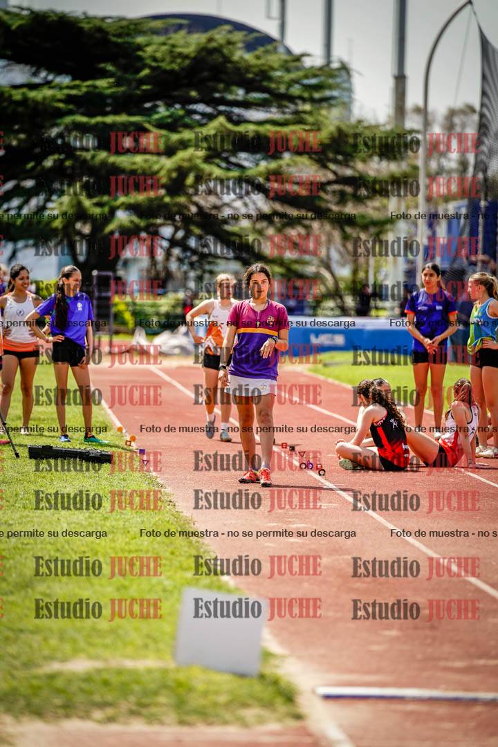 Fotos del salto en largo de mujeres