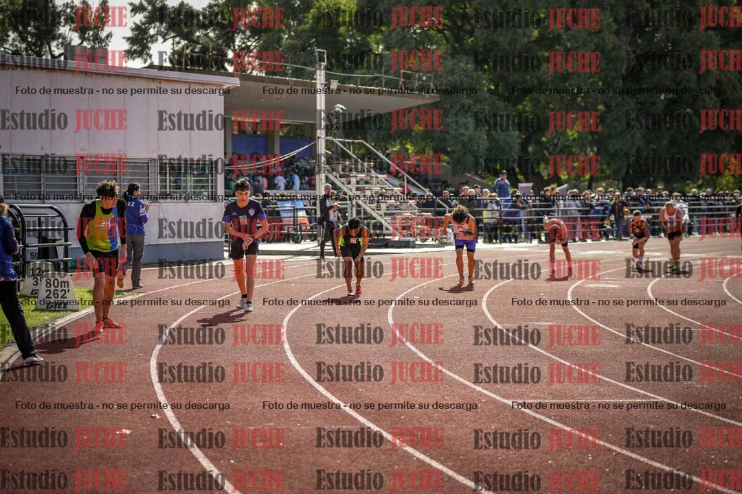 Fotos de los 800 m llanos de varones