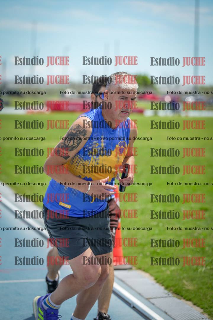 Fotos durante el transcurso de los relevos 20' para running teams - serie 1