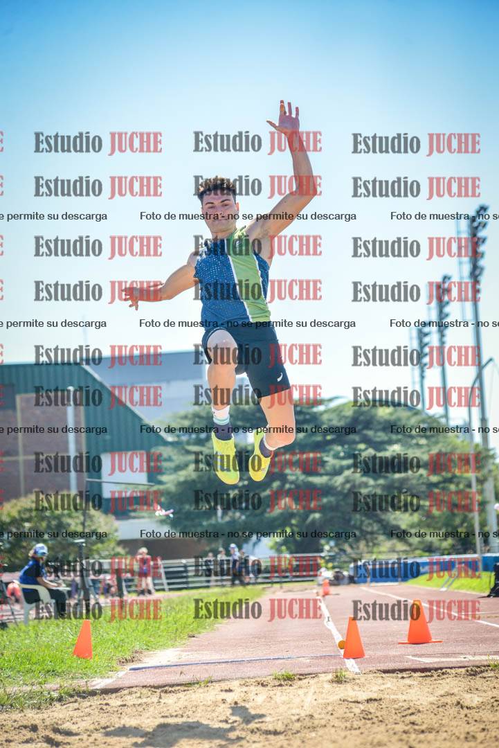 Fotos del salto en largo de varones
