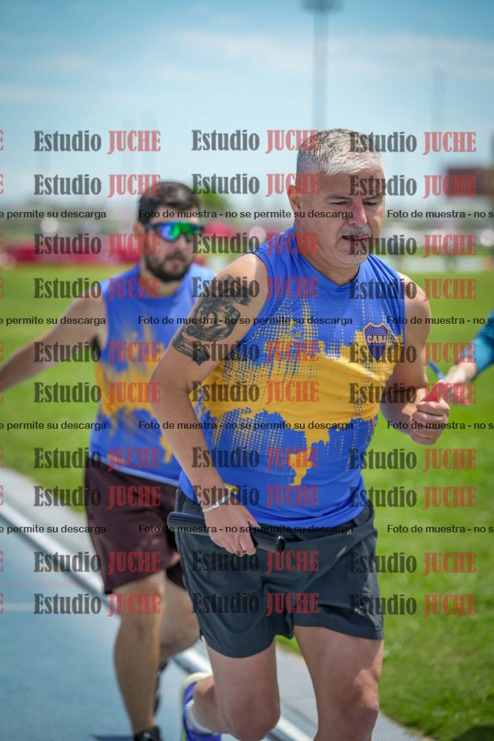 Fotos durante el transcurso de los relevos 20' para running teams - serie 1