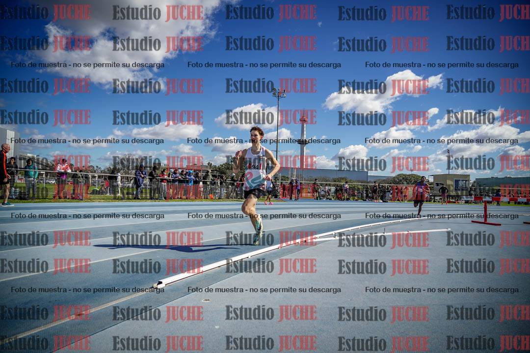Fotos de los 800 m llanos de varones