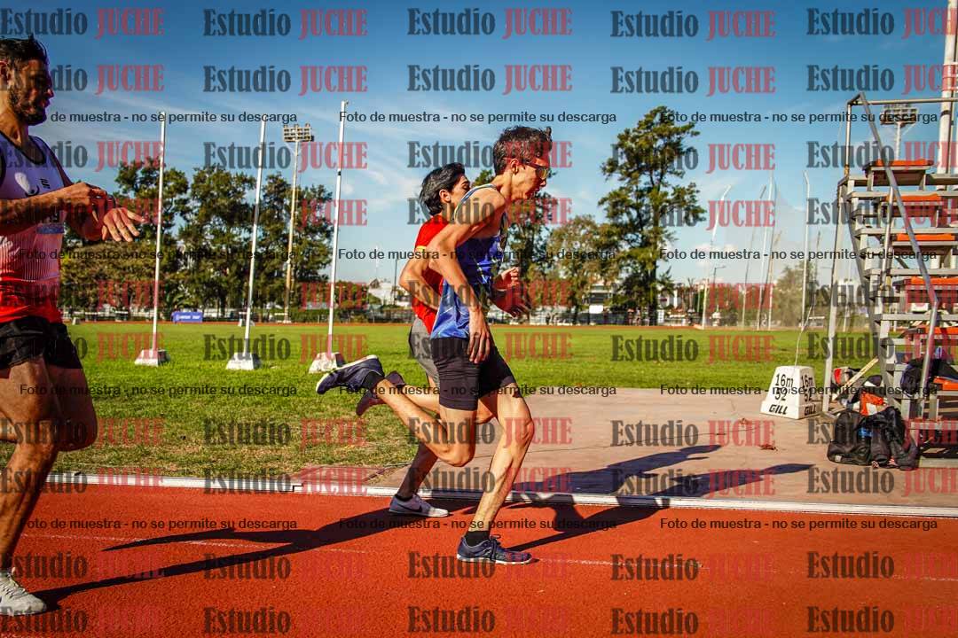 Fotos de los 800 m llanos de varones